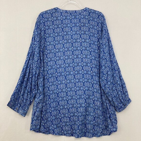 Grand & Green size 1X Blue V Neck Abstract Pattern Ultra Soft Blouse Office - Picture 10 of 12